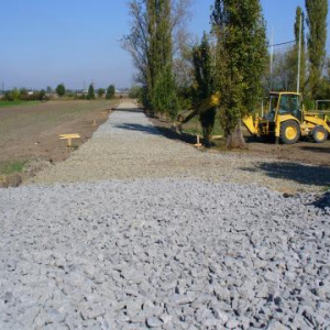 Stavba nové cesty k Cezavě