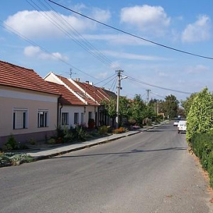 Pohled z horního konce na náves