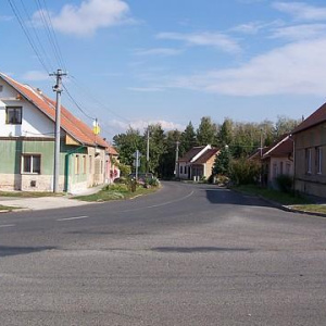 Křižovatka s cestou k Újezdu u Brna