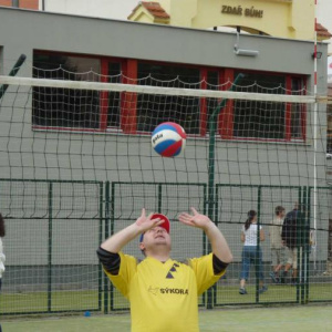 10.9.2011 Volejbalové družstvo Žatčan mělo žluté dresy