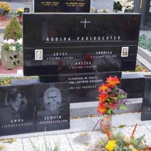 Hrob 024 17.11.2011