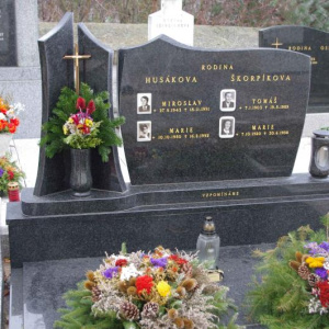 Hrob 082 17.11.2011