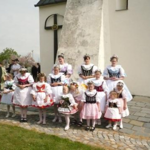 Krojovaná děvčata