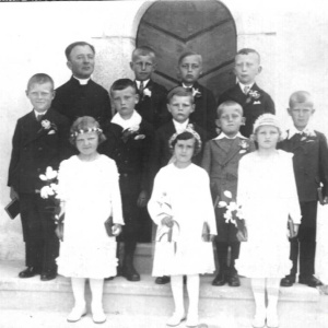 1935 První sv. přijímání s P. Aloisem Svárou