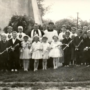 1966 První sv. přijímání s P. Františkem Šrámkem