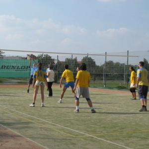 Orel Žatčany proti Újezdu (ve žluté)