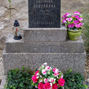 003 Herzánova