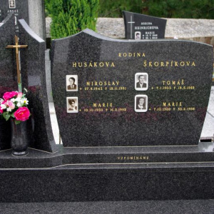 082 Husákova a Škorpíkova